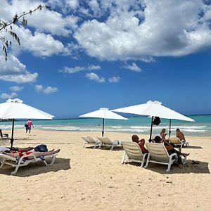 Bali Posh Hotel Pr, Isla Verde